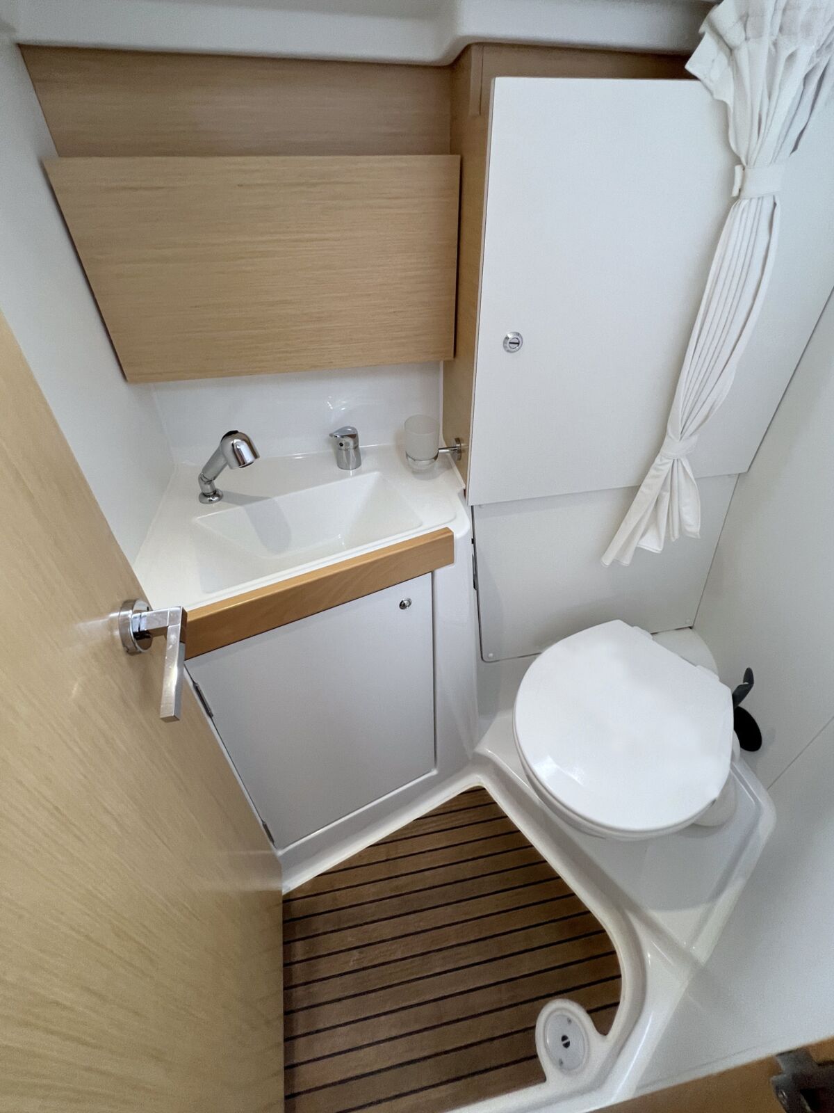 Sailing Yacht Beneteau Oceanis 38 - 14