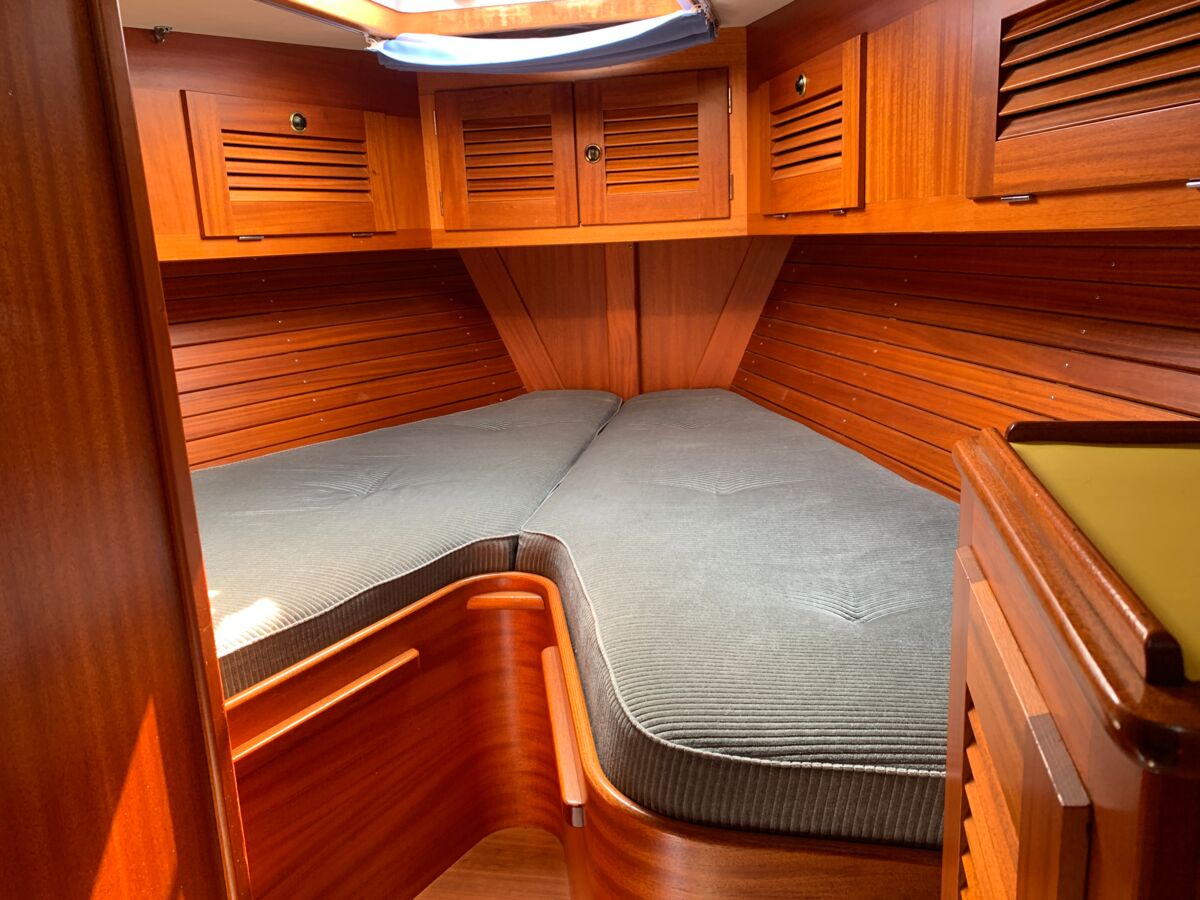 Sailing Yacht Hallberg-Rassy 42 F Sailing World Yachtbrokers Heiligenhafen 45