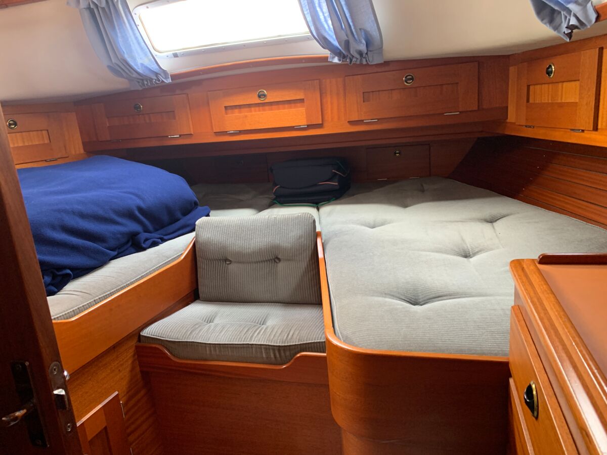 Sailing Yacht Hallberg-Rassy 42 F Sailing World Yachtbrokers Heiligenhafen 52