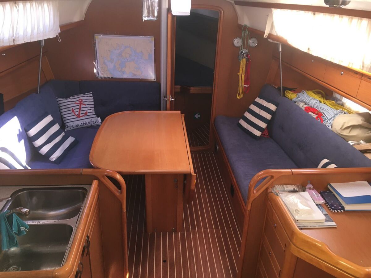 Segelyacht Bavaria 34 Cruiser Sailing World Yachtmakler Heiligenhafen 6