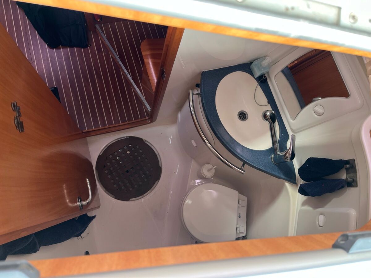 Segelyacht Bavaria 37 Cruiser Sailing World Yachtmakler 11 (1)