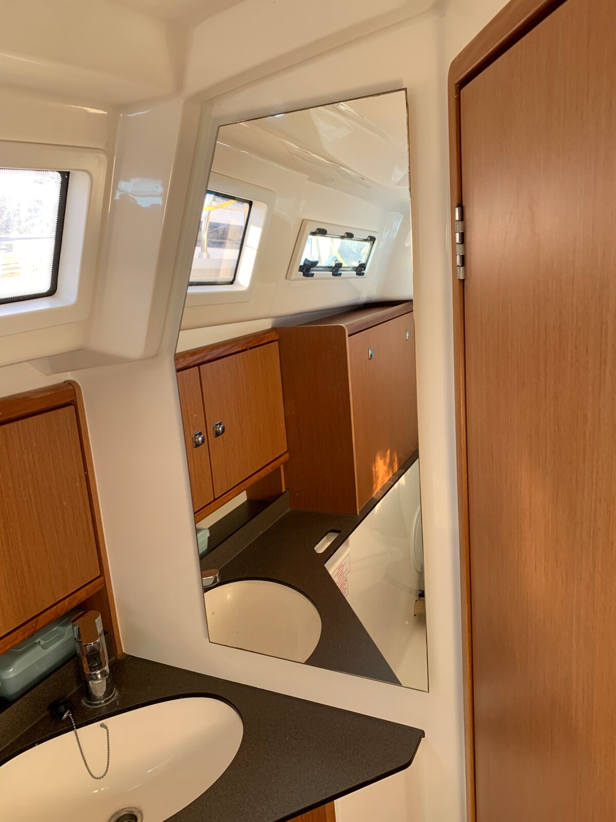 Segelyacht Bavaria Cruiser 33 Sailing World Yachtbrokers Heiligenhafen 36