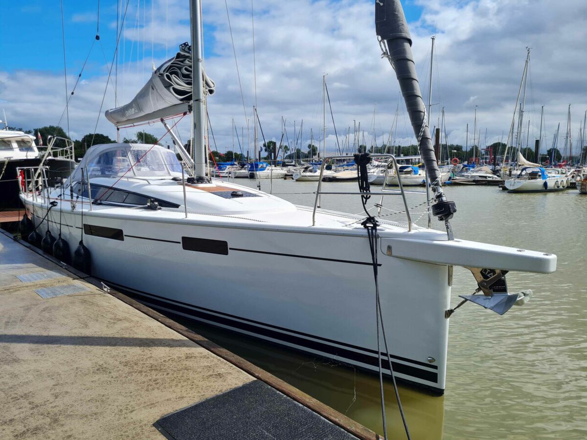 Segelyacht Dehler 38 SQ Sailingworld Yachtmakler 1