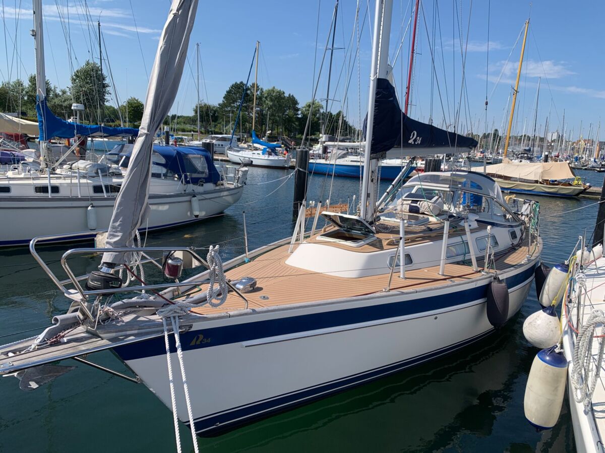 Segelyacht Hallberg-Rassy 34 Sailing World Yachtbrokers 1
