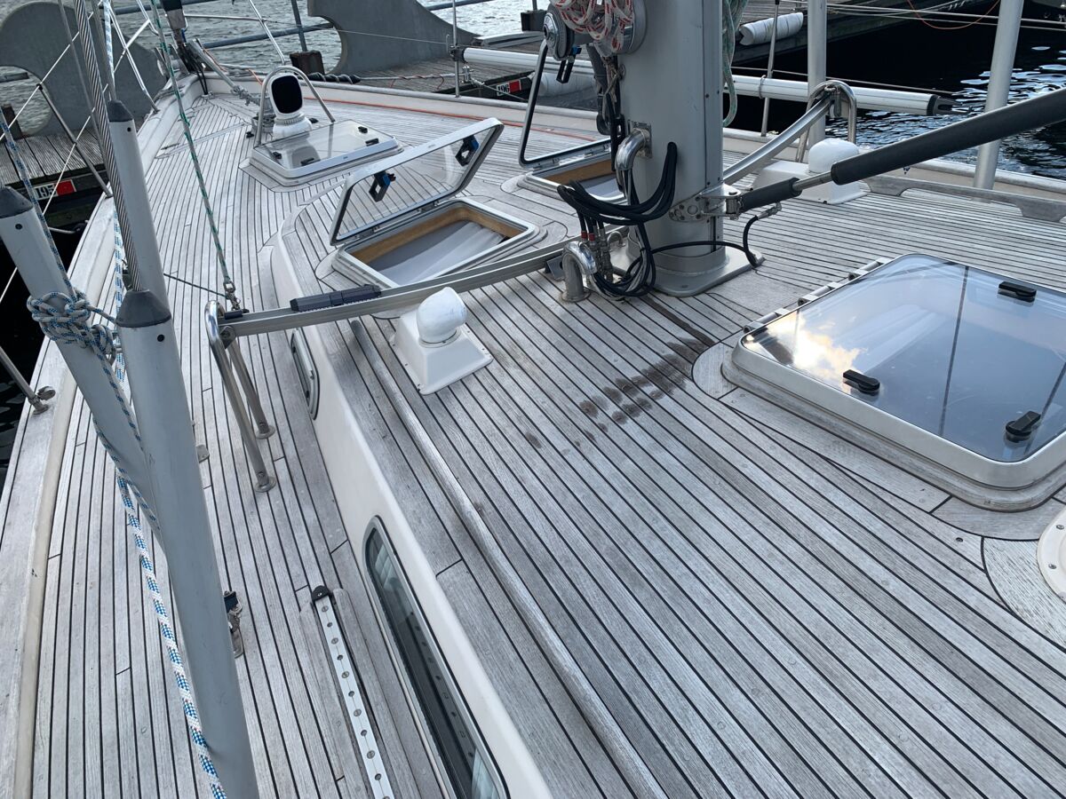 Segelyacht Hallberg-Rassy 45 Sailing World Yachtmakler Heiligenhafen 19