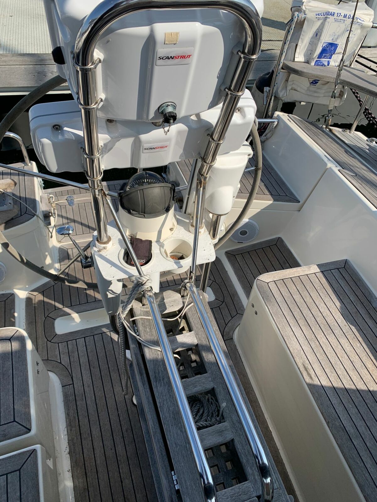 Hanse 411
