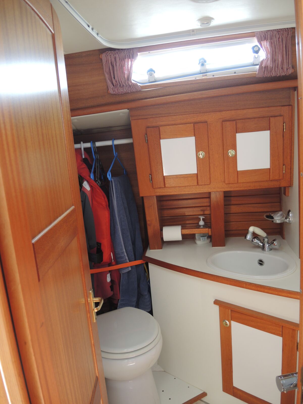 Deck Salon Segelyacht Nordship 35 DS Sailing World Yachtbrokers Heiligenhafen21