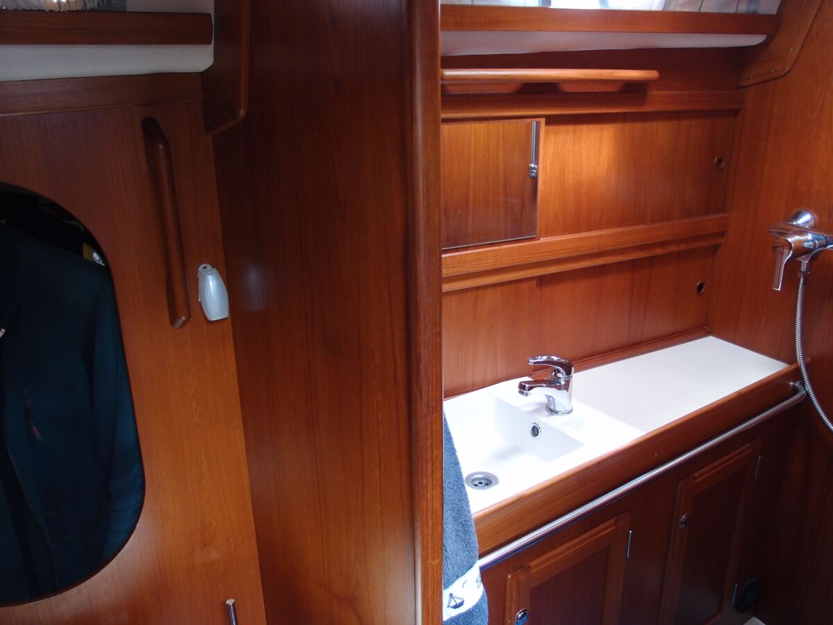 Degeroe38DS-Sailing-World-Yachtbrokers-18