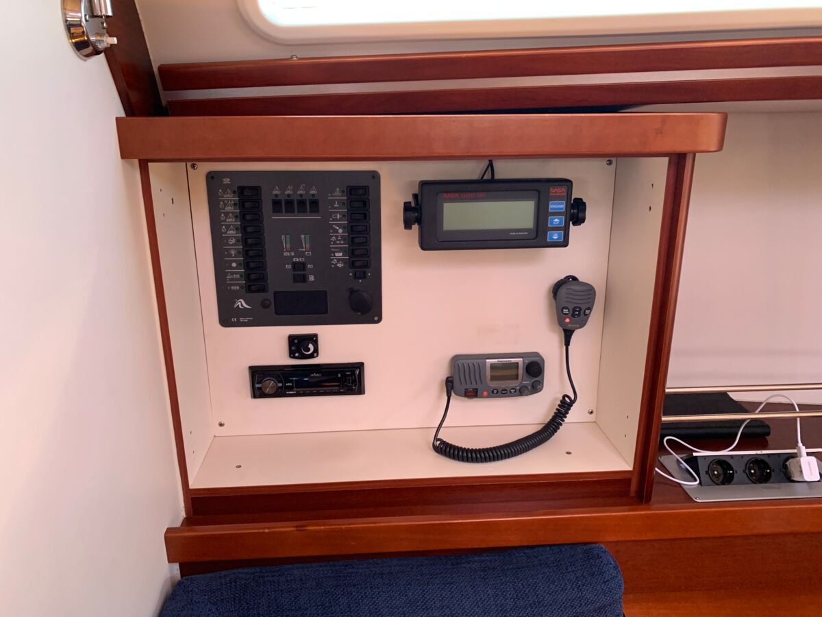 Hanse 370