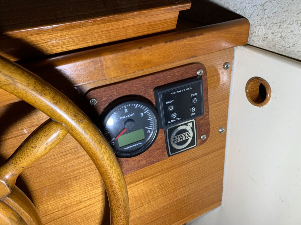 Motorsegler Hallberg-Rassy 94 Sailing World Yachtmakler 40