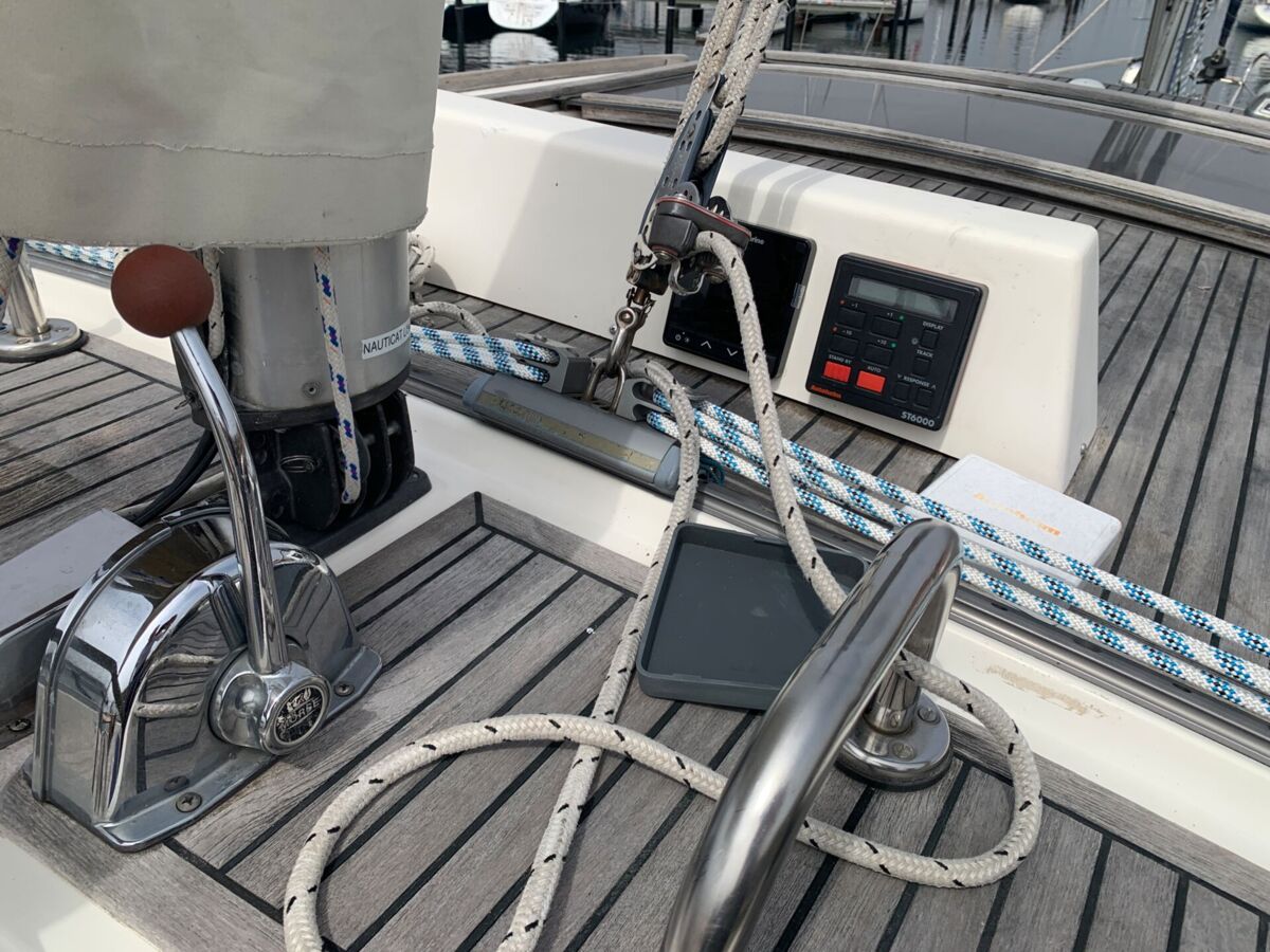 Motorsegler Nauticat 33 Sailing World Yachtmakler 8