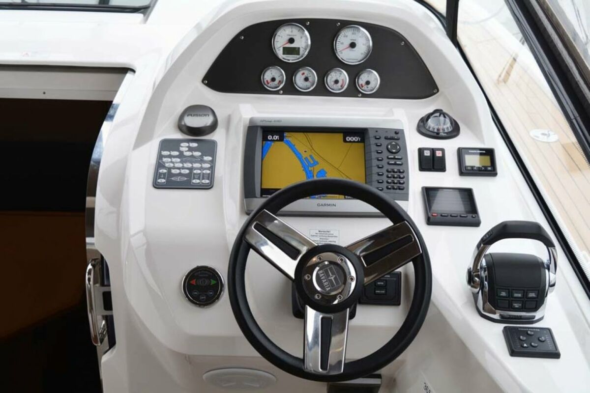 Motoryacht Bavaria Sport 35 Sailing World Yachtmakler Heiligenhafen 12