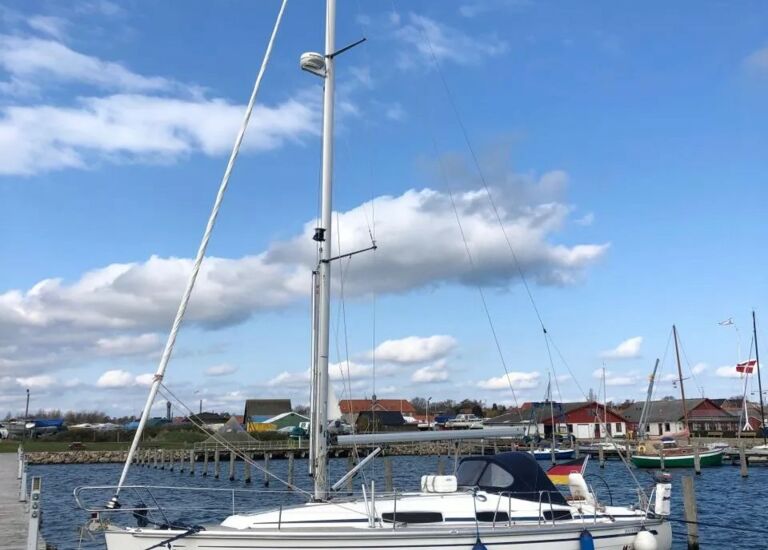 Sailing Yacht Bavaria 34 Cruiser Sailing World Yachtbrokers Heiligenhafen 1