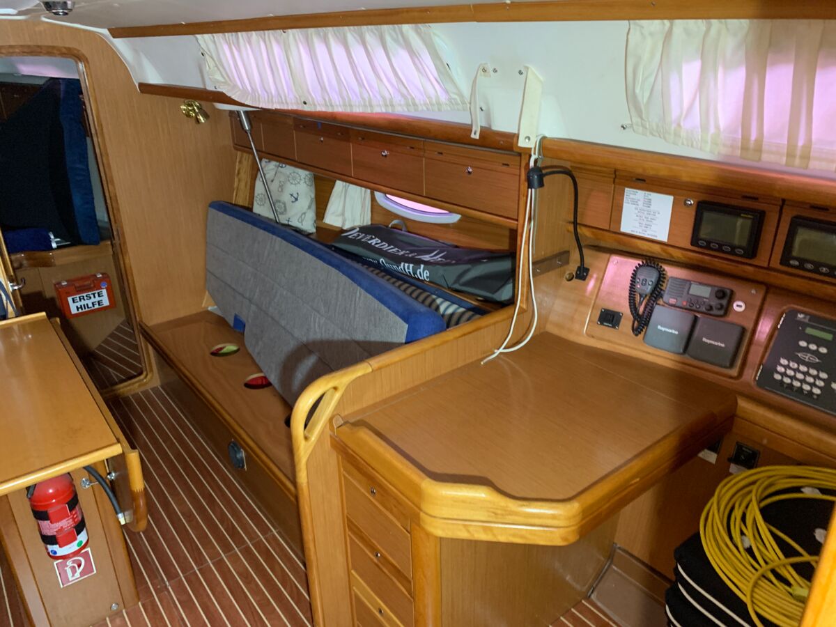 Sailing Yacht Bavaria 34 Cruiser Sailing World Yachtbrokers Heiligenhafen 53