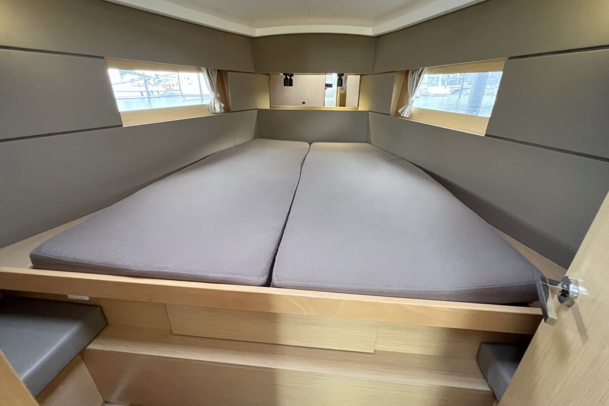 Sailing Yacht Beneteau Oceanis 38 - 9