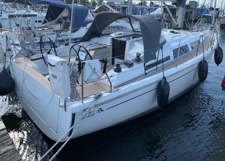 Sailing Yacht Hanse 348 Sailing World Yachtbrokers Heiligenhafen 1