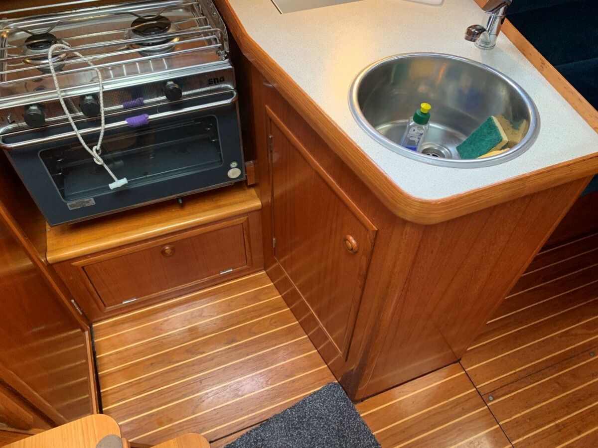 Sailing Yacht Jeanneau Sun Odyssey 32.2 Sailing World Yachtbrokers Heiligenhafen 17