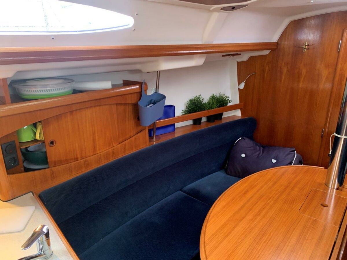 Sailing Yacht Jeanneau Sun Odyssey 32.2 Sailing World Yachtbrokers Heiligenhafen 18