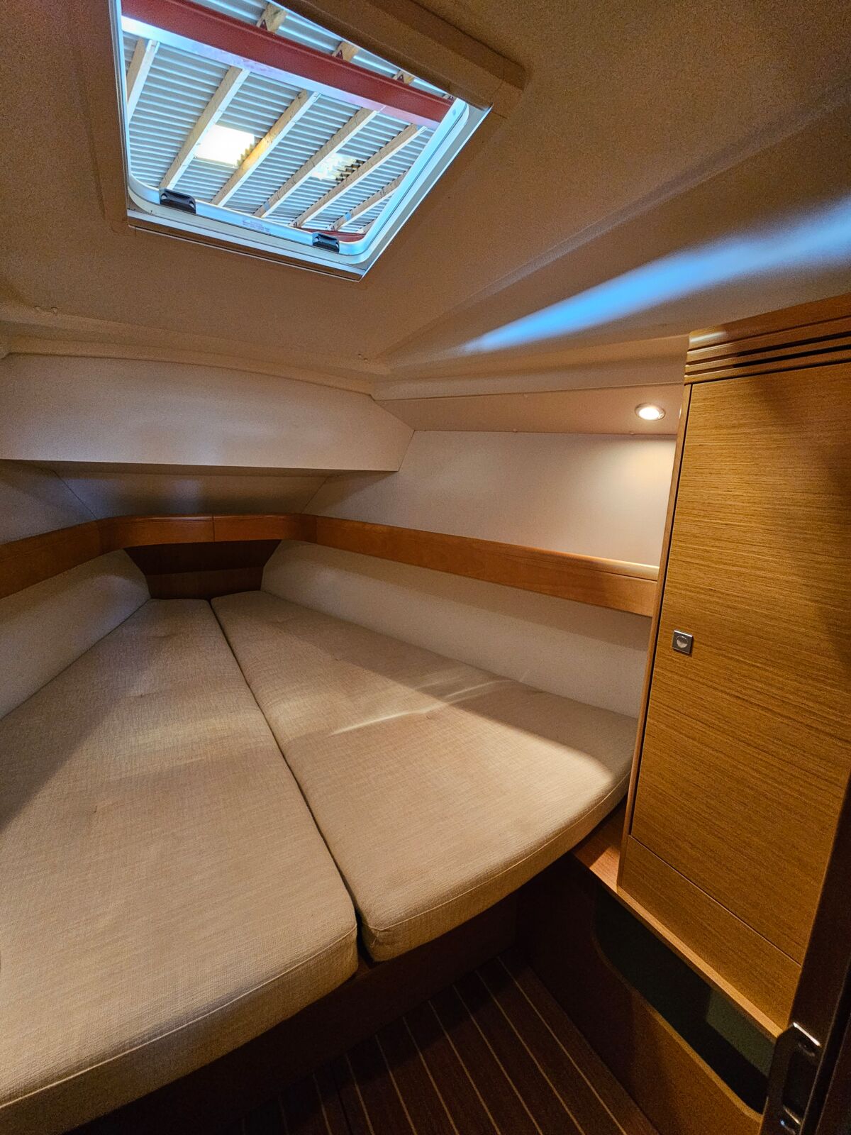 Sailing Yacht Jeanneau Sun Odyssey 36i Sailing World Yachtmakler Heiligenhafen 22
