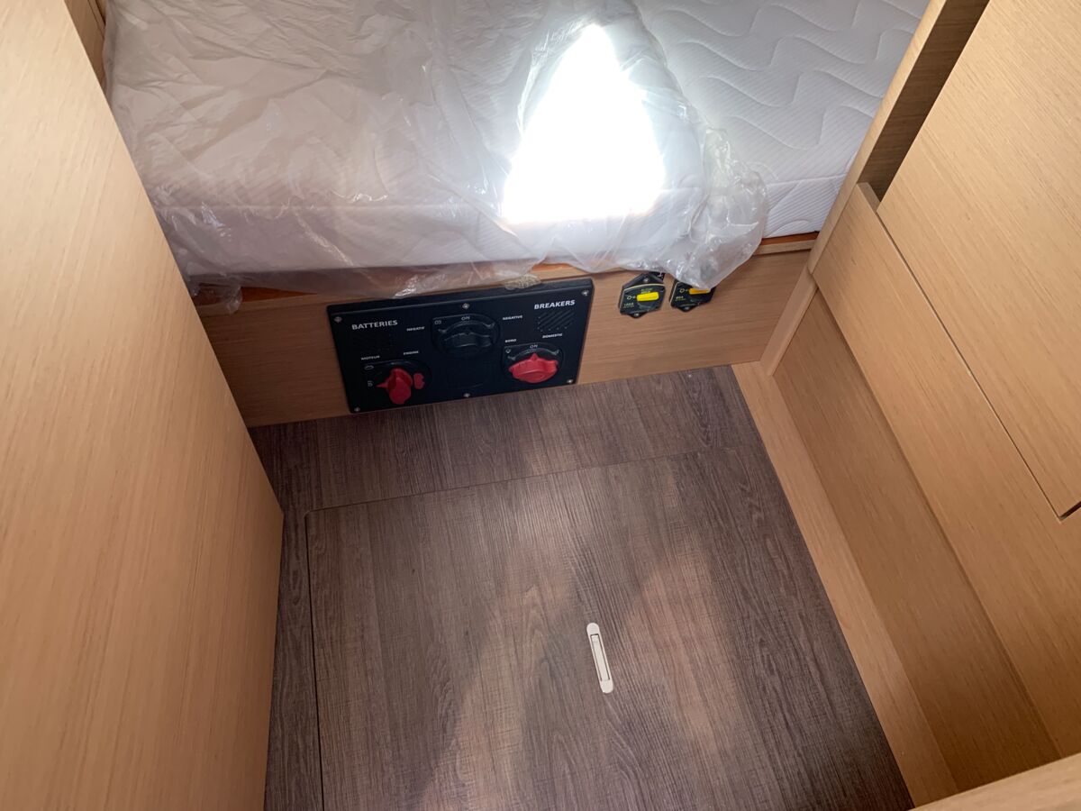 Sailing Yacht Jeanneau Sun Odyssey 410 Sailing World Yachtbrokers 35