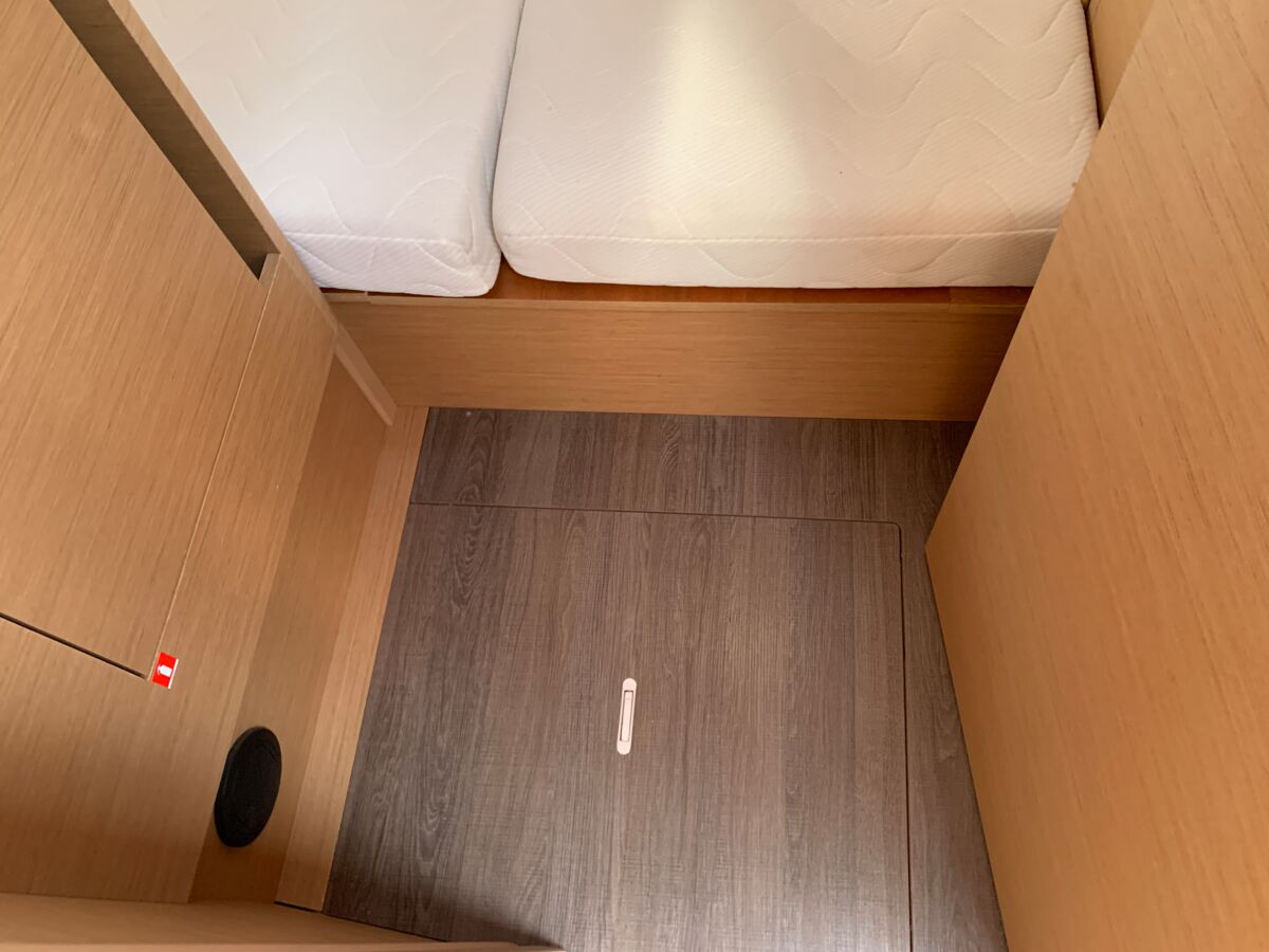 Sailing Yacht Jeanneau Sun Odyssey 410 Sailing World Yachtbrokers 42