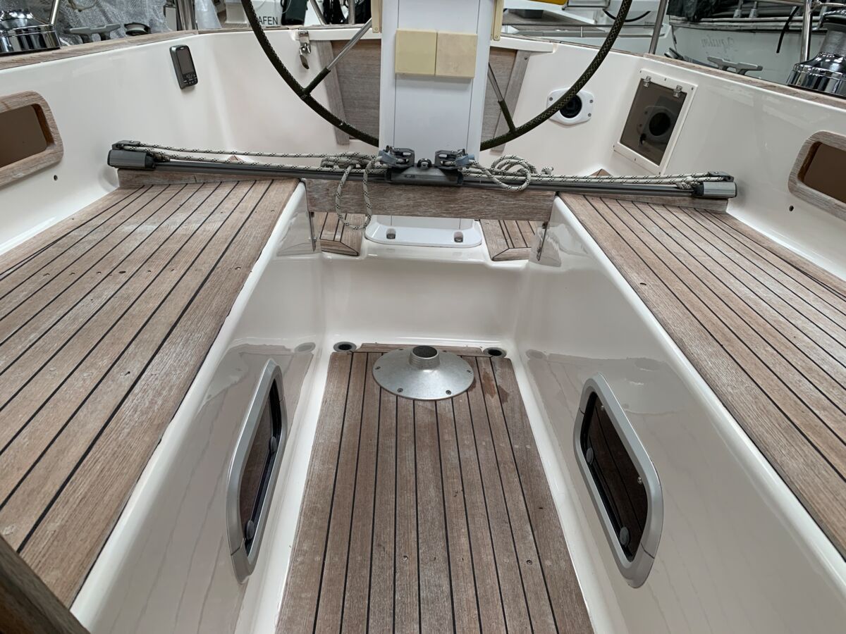 Sailing Yacht Wasa 370 Sailing World Yachtbrokers 48