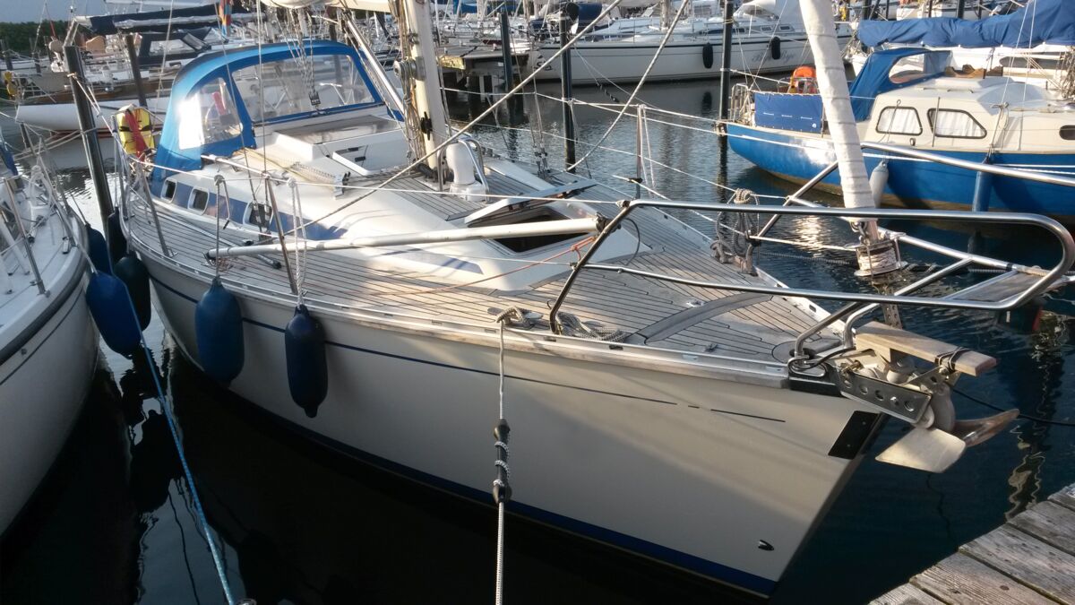 Segelyacht Bavaria 300 Sailing World Yachtmakler 1