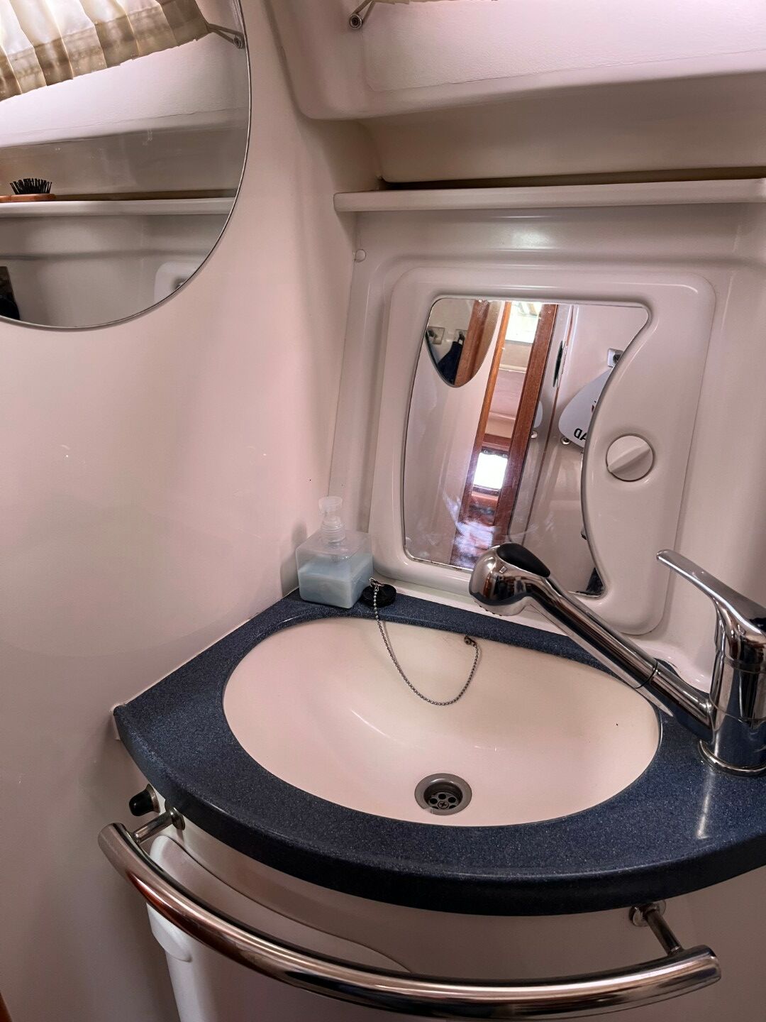 Segelyacht Bavaria 37 Cruiser Sailing World Yachtmakler 12 (1)