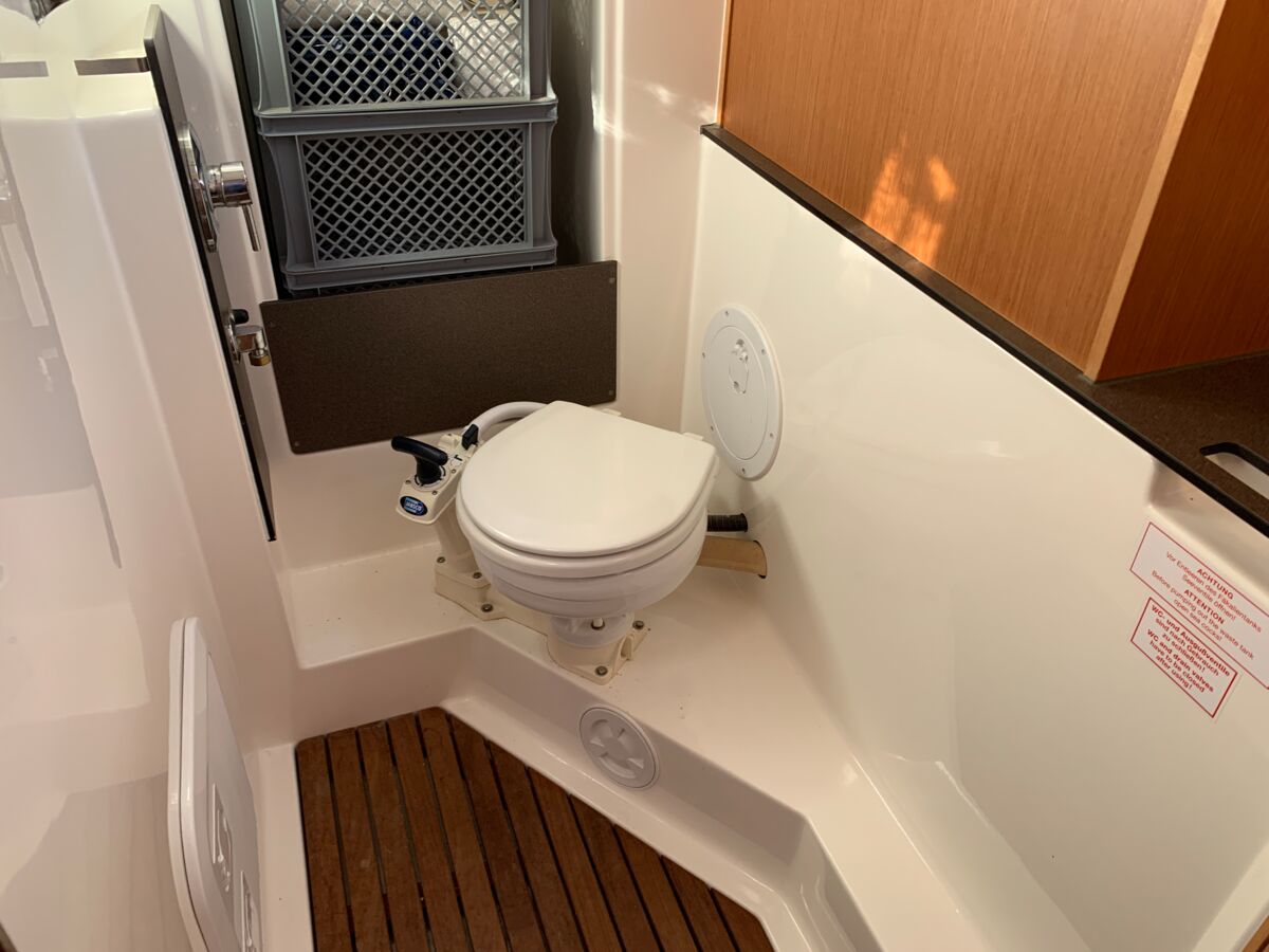 Segelyacht Bavaria Cruiser 33 Sailing World Yachtbrokers Heiligenhafen 34