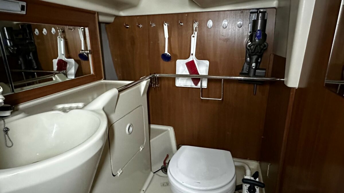 Segelyacht Dehler 35 CWS Sailing World Yachtmakler Heiligenhafen 37