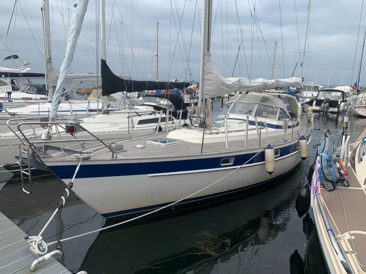 Segelyacht Hallberg-Rassy 352 Scandinavia by Sailing World Yachtbrokers Heiligenahafen 2