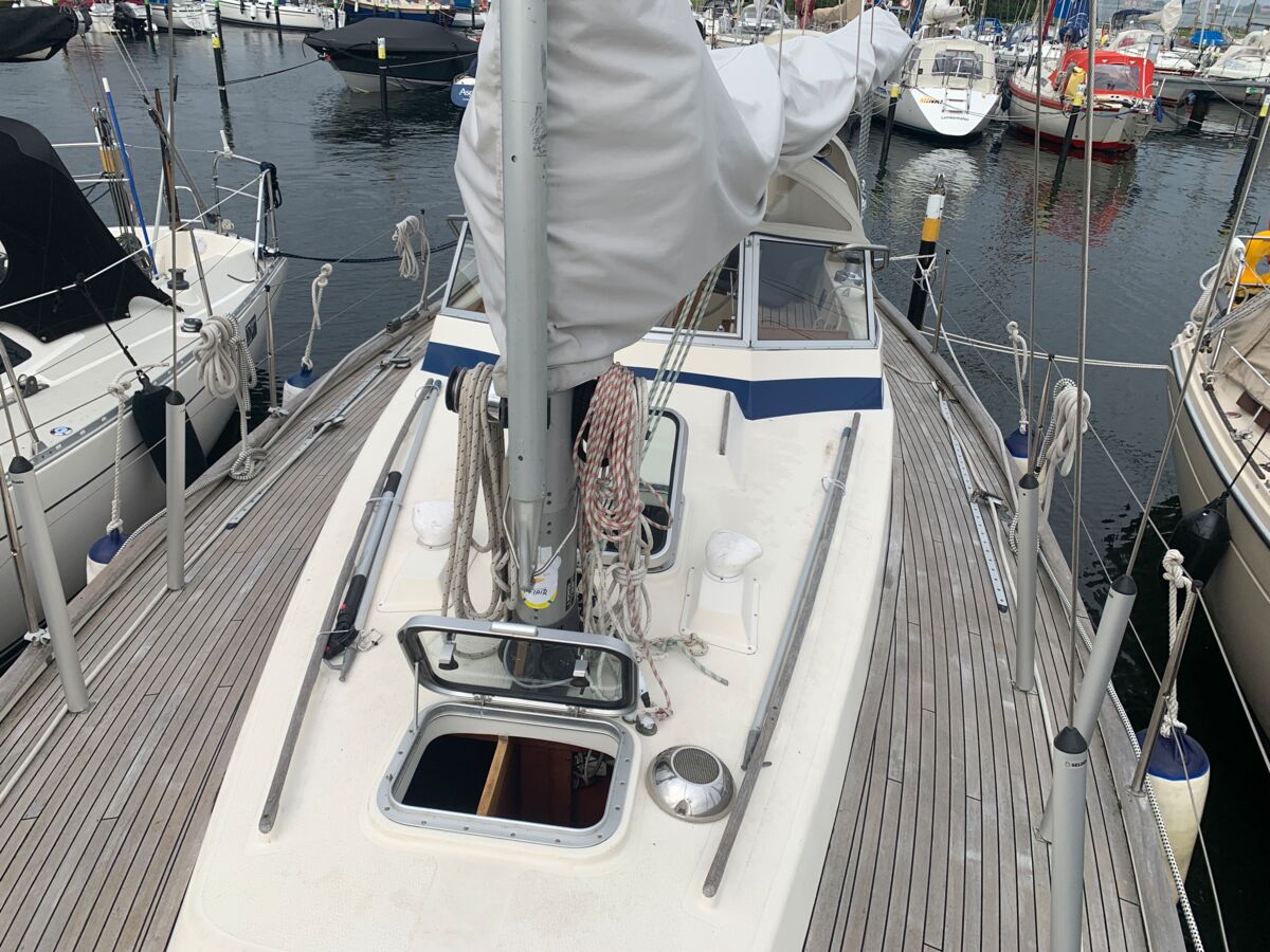 Segelyacht Hallberg-Rassy 352 Scandinavia by Sailing World Yachtbrokers Heiligenahafen 3