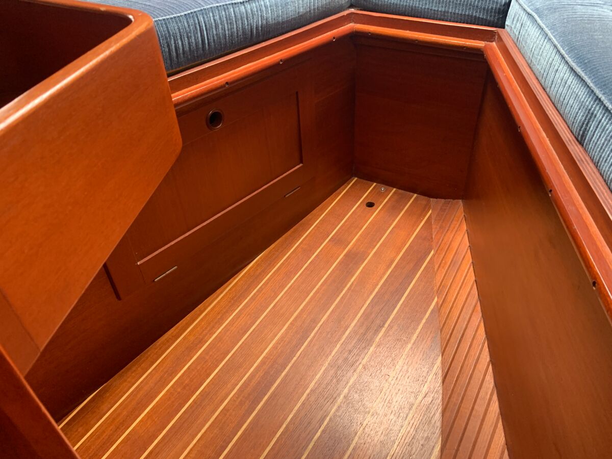 Segelyacht Hallberg-Rassy 352 Scandinavia by Sailing World Yachtbrokers Heiligenahafen 31