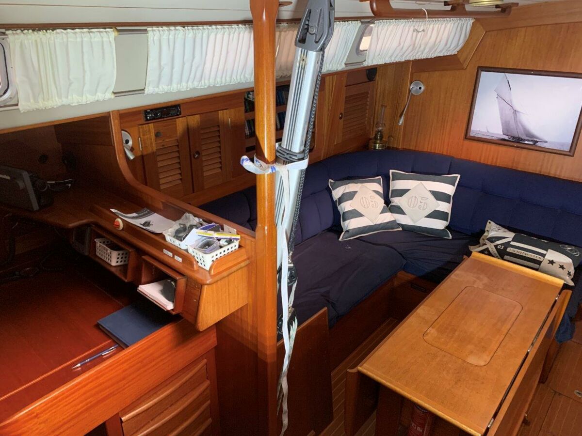 Segelyacht Hallberg-Rassy 45 Sailing World Yachtmakler   (3)