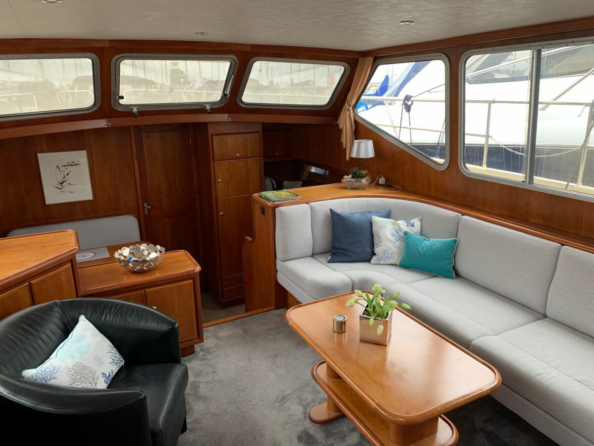 Vacance-1300-motoryacht-sailing-world-yachtbrokers-17