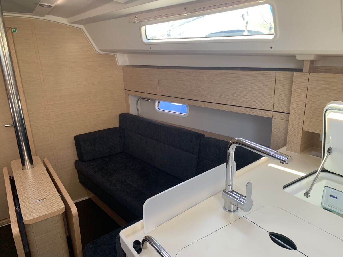 Hanse 348