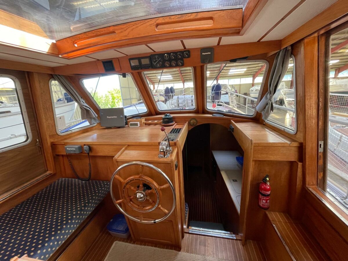 Motorsegler Nauticat 33 Sailing World Yachtmakler 14