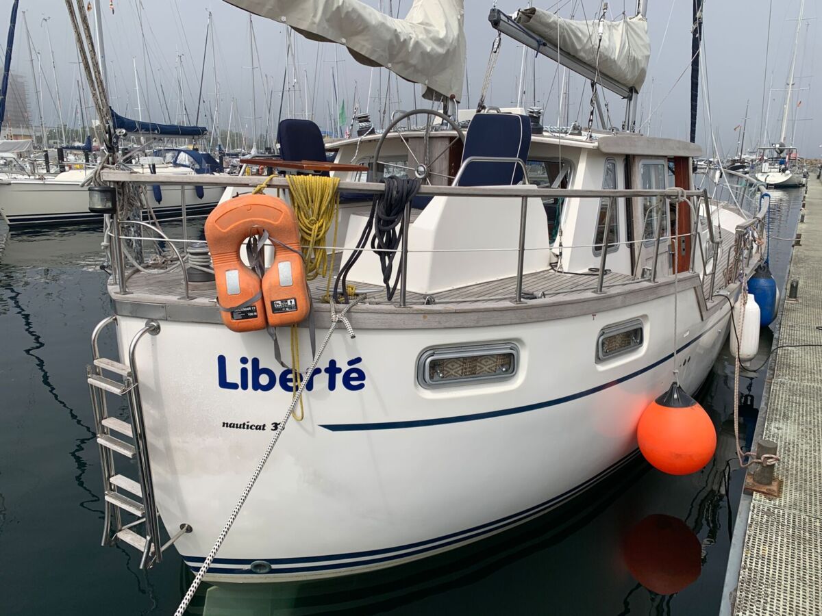 Motorsegler Nauticat 33 Sailing World Yachtmakler 2