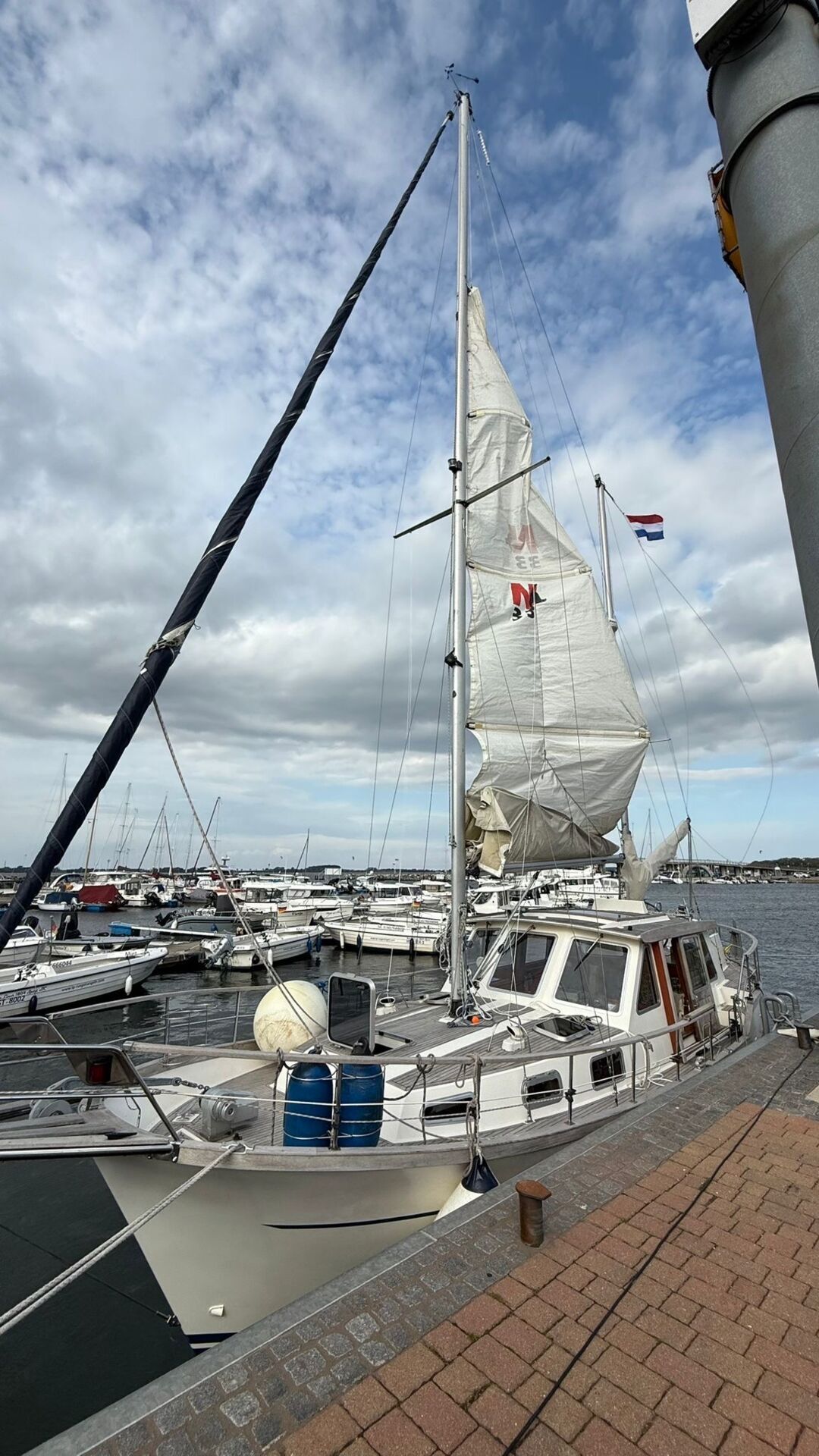 Motorsegler Nauticat 33 Sailing World Yachtmakler 45