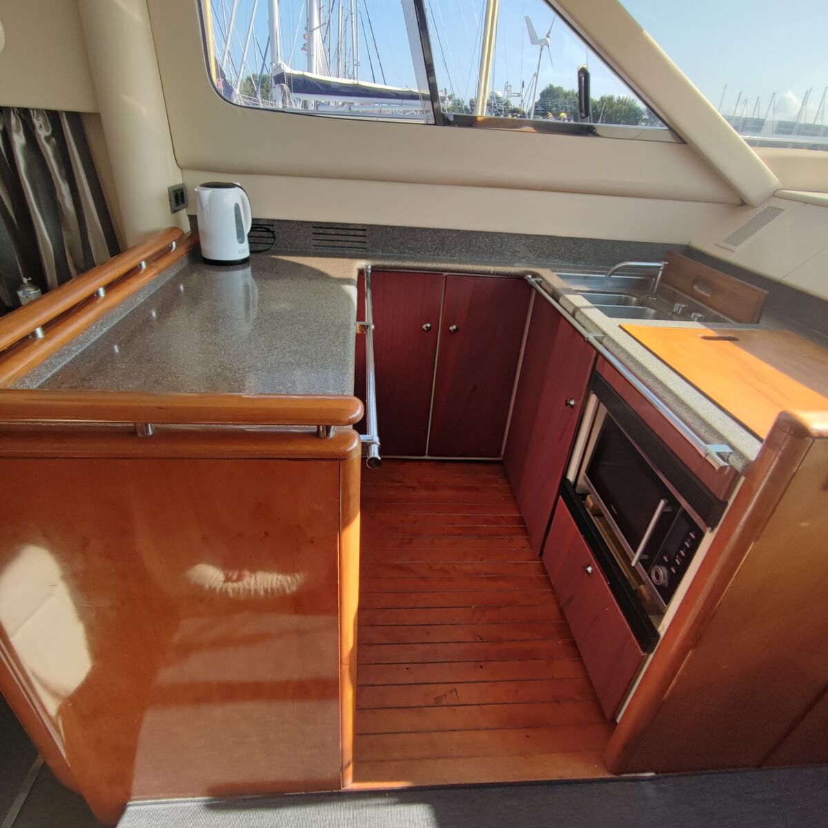 Motoryacht Fairline Squadron 50 Sailing World Yachtbrokers 9