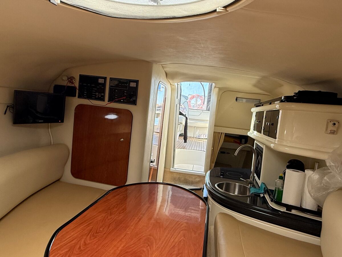 Motoryacht Monterey 270 Cruiser Sailing World Yachtmakler 23
