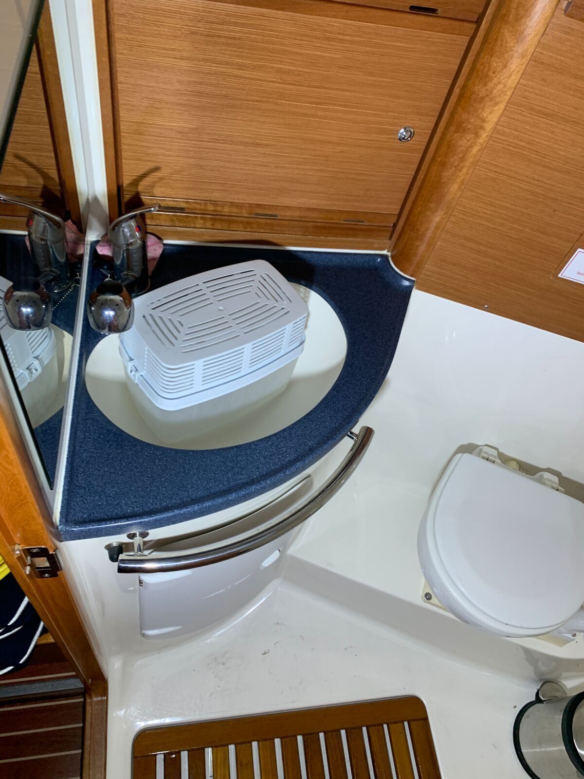 Sailing Yacht Bavaria 34 Cruiser Sailing World Yachtbrokers Heiligenhafen 70