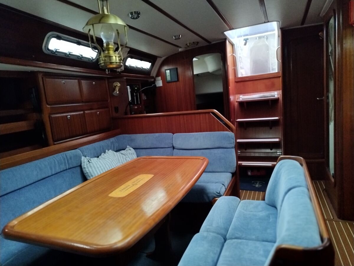 Sailing Yacht Bavaria 42 Sailing World Yachtbrokers 21