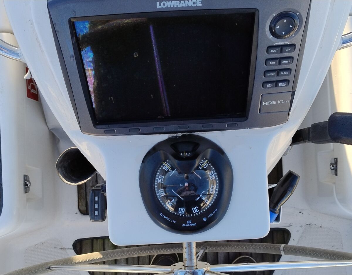 Sailing Yacht Bavaria 42 Sailing World Yachtbrokers 71