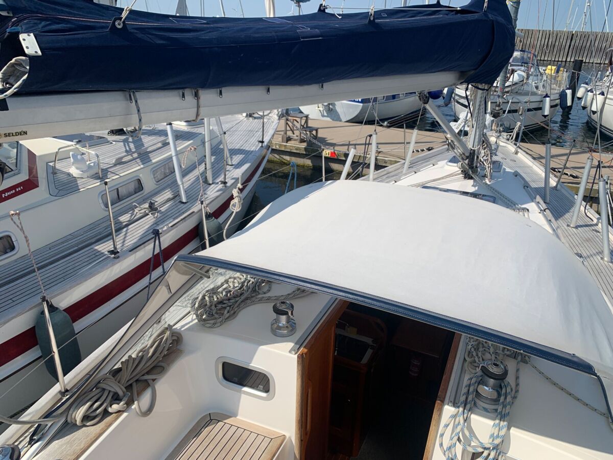 Sailing Yacht Hallberg-Rassy 34 Sailing World Yachtmakler Heiligenhafen 52