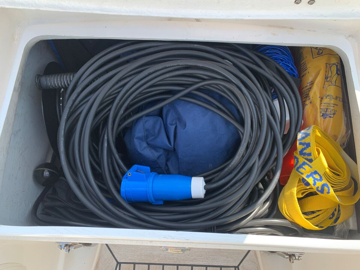 Sailing Yacht Hallberg-Rassy 34 Sailing World Yachtmakler Heiligenhafen 74