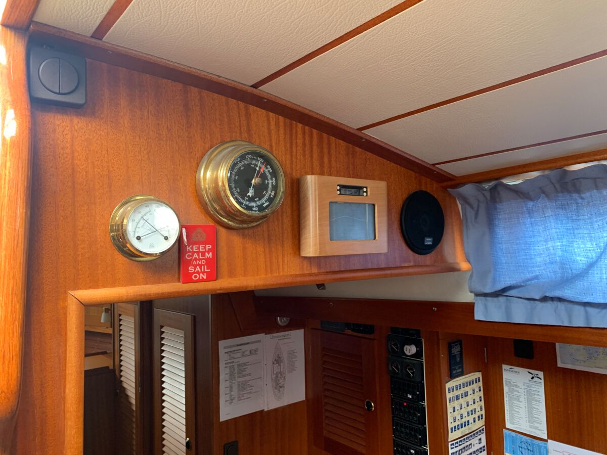Sailing Yacht Hallberg-Rassy 42 F Sailing World Yachtbrokers Heiligenhafen 31