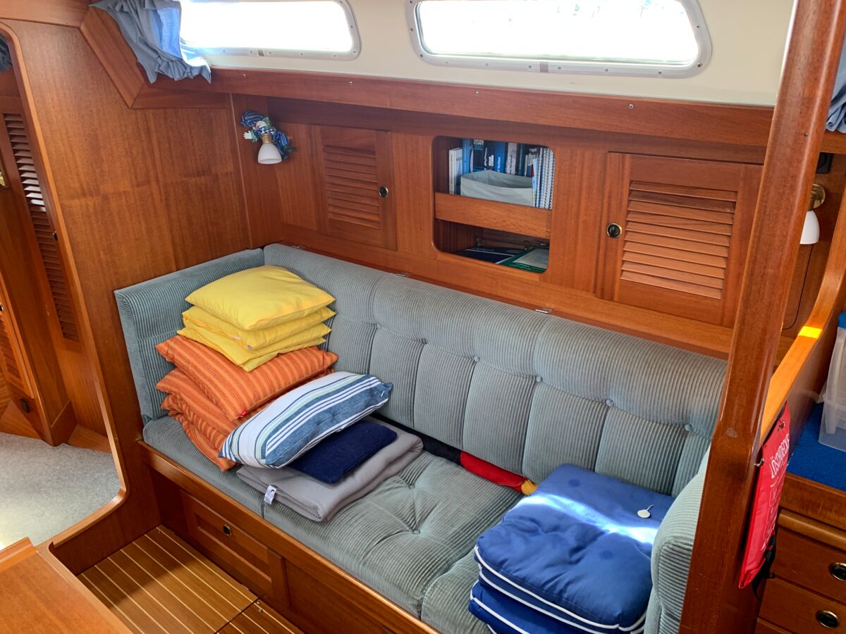 Sailing Yacht Hallberg-Rassy 42 F Sailing World Yachtbrokers Heiligenhafen 33