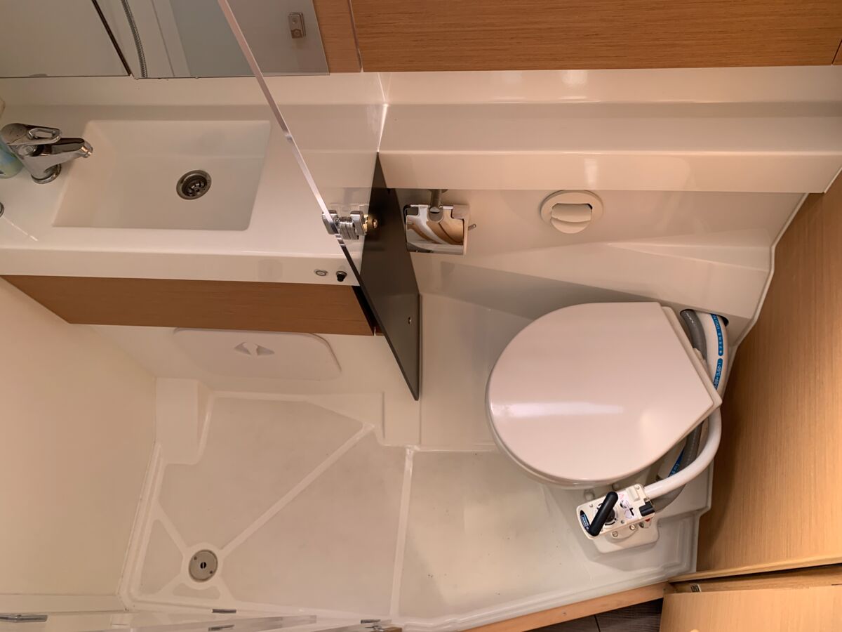 Sailing Yacht Jeanneau Sun Odyssey 410 Sailing World Yachtbrokers 44