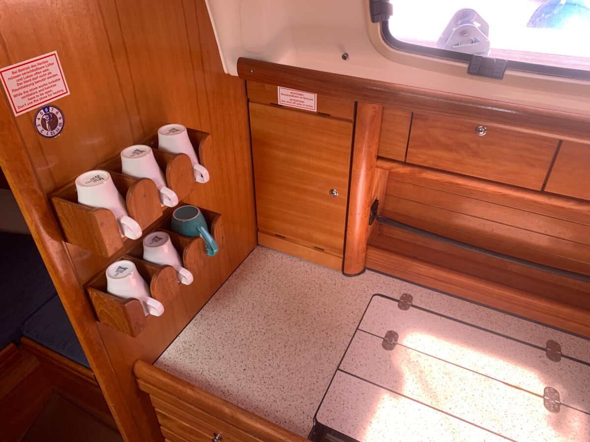 Segelyacht Bavaria 37 Cruiser Sailing World Yachtbrokers Heiligenhafen 8